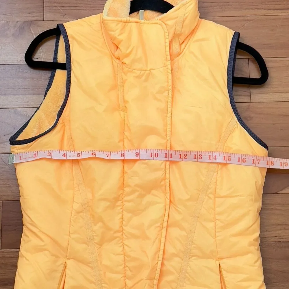 Women Lululemon Glacier Vest Puffer Vest in Fire Rapid Yellow Size 8